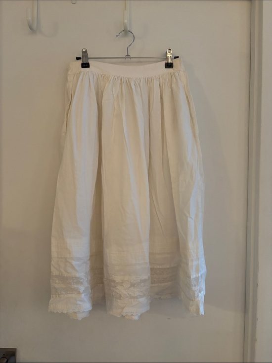 Blossoms Dresses & Skirts - Vintage 90’s Midi Skirt M 100% Cotton Lace White Embroidered Stretchy India